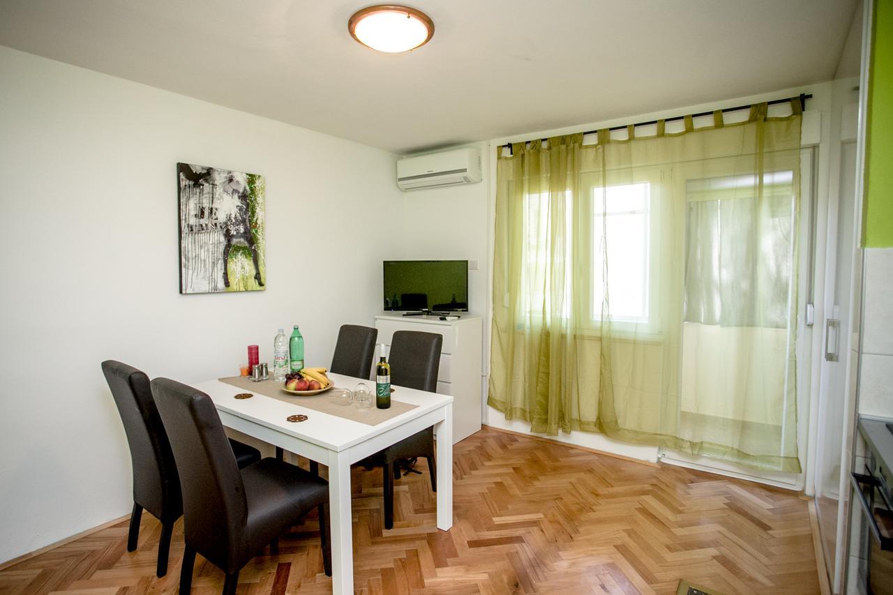 Apartment Omis Holiday Eksteriør billede