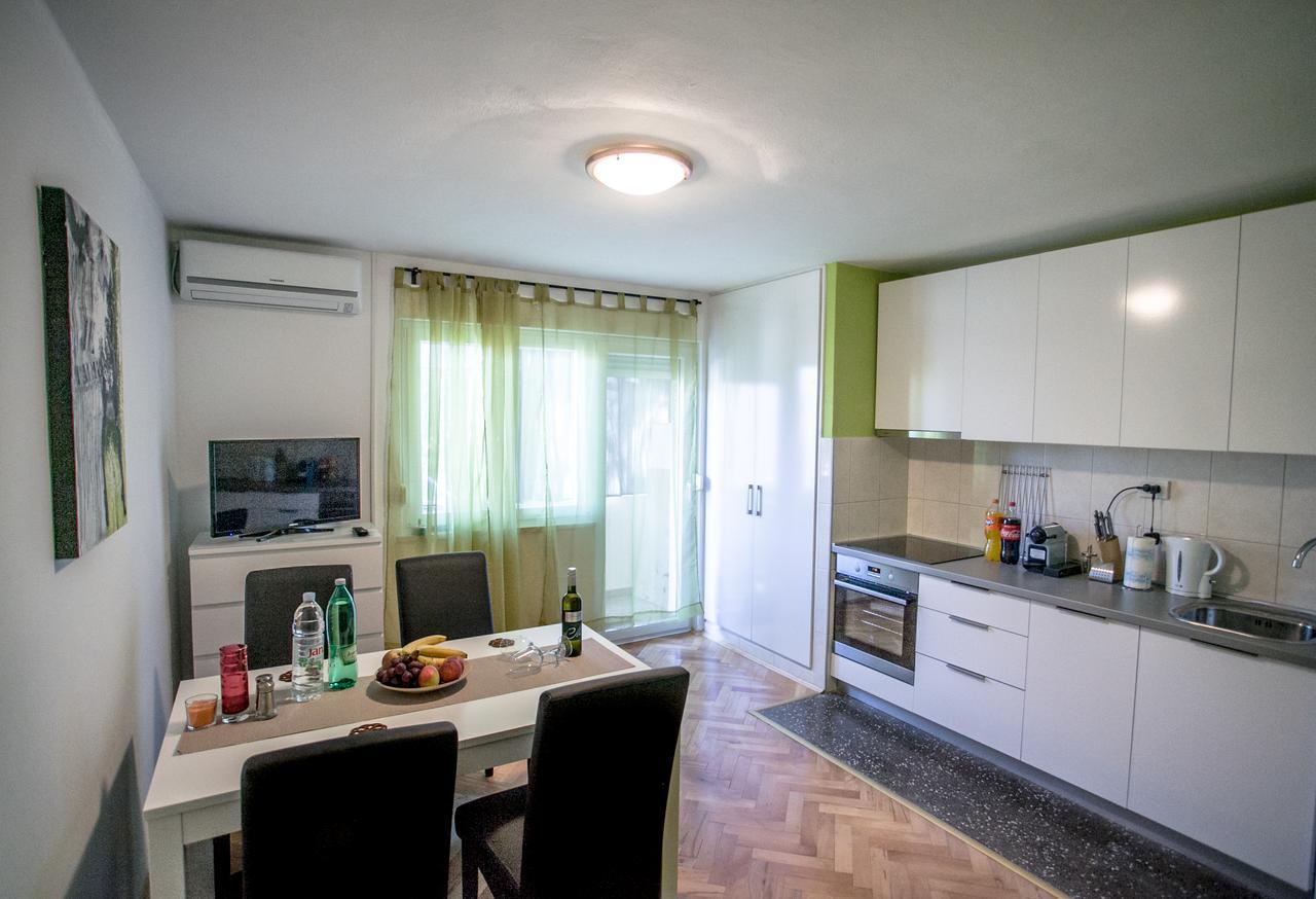 Apartment Omis Holiday Eksteriør billede