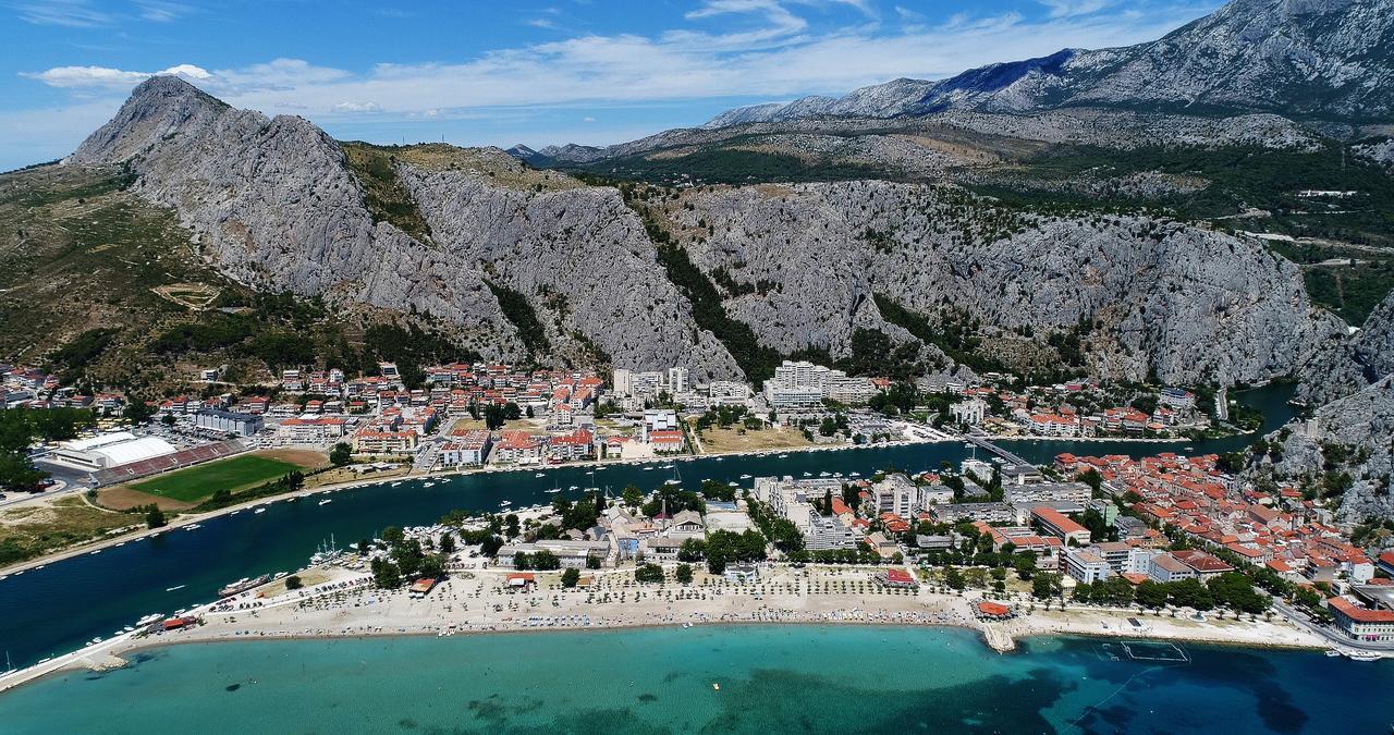 Apartment Omis Holiday Eksteriør billede