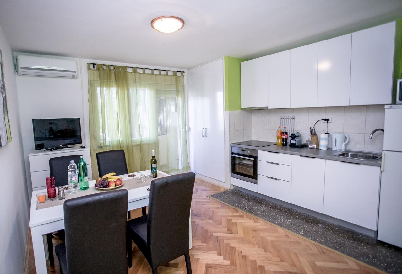 Apartment Omis Holiday Eksteriør billede