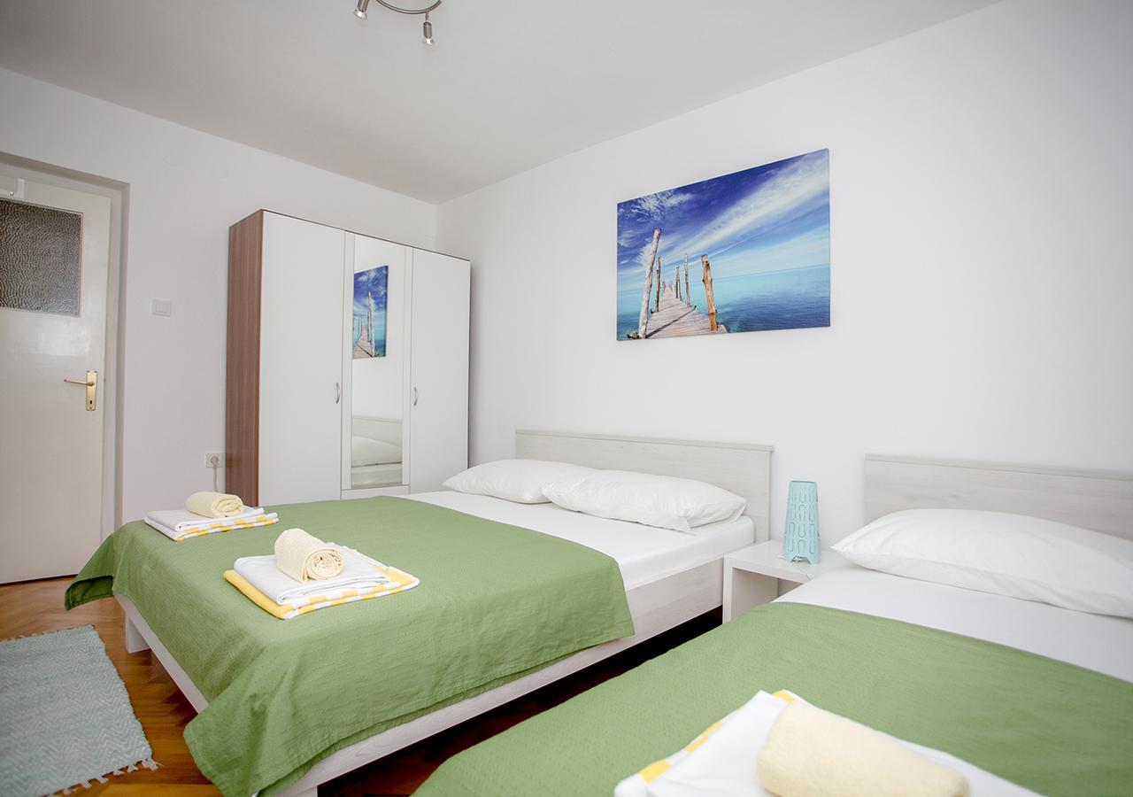 Apartment Omis Holiday Eksteriør billede