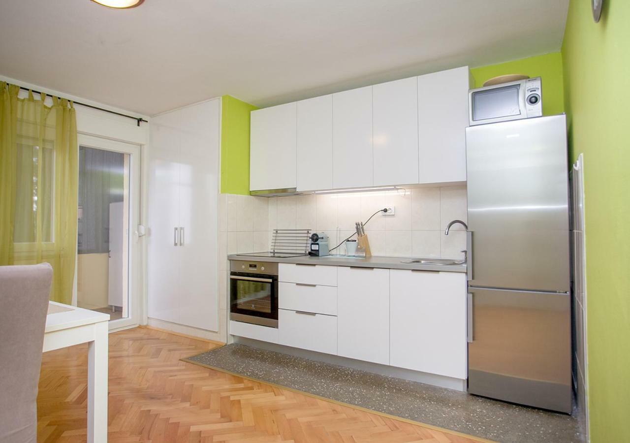 Apartment Omis Holiday Eksteriør billede